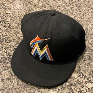 New Era Miami Marlins hat       size: 7 5/8